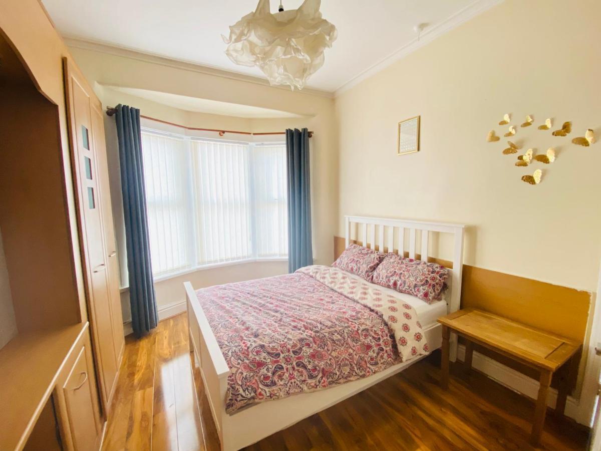 Entire 4 Bedroom House - Ev Point & Free Parking Liverpool Exterior foto