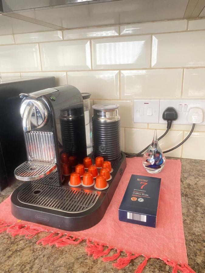 Entire 4 Bedroom House - Ev Point & Free Parking Liverpool Exterior foto